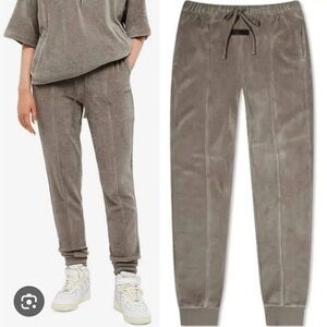 Essentials Fear of God - Women's Gray Jogger Pants